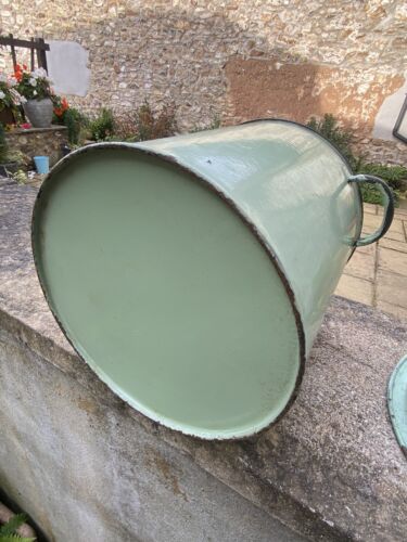 Vintage Round Green Enamel Bread Bin With Lid Storage Kitchenalia Collectable