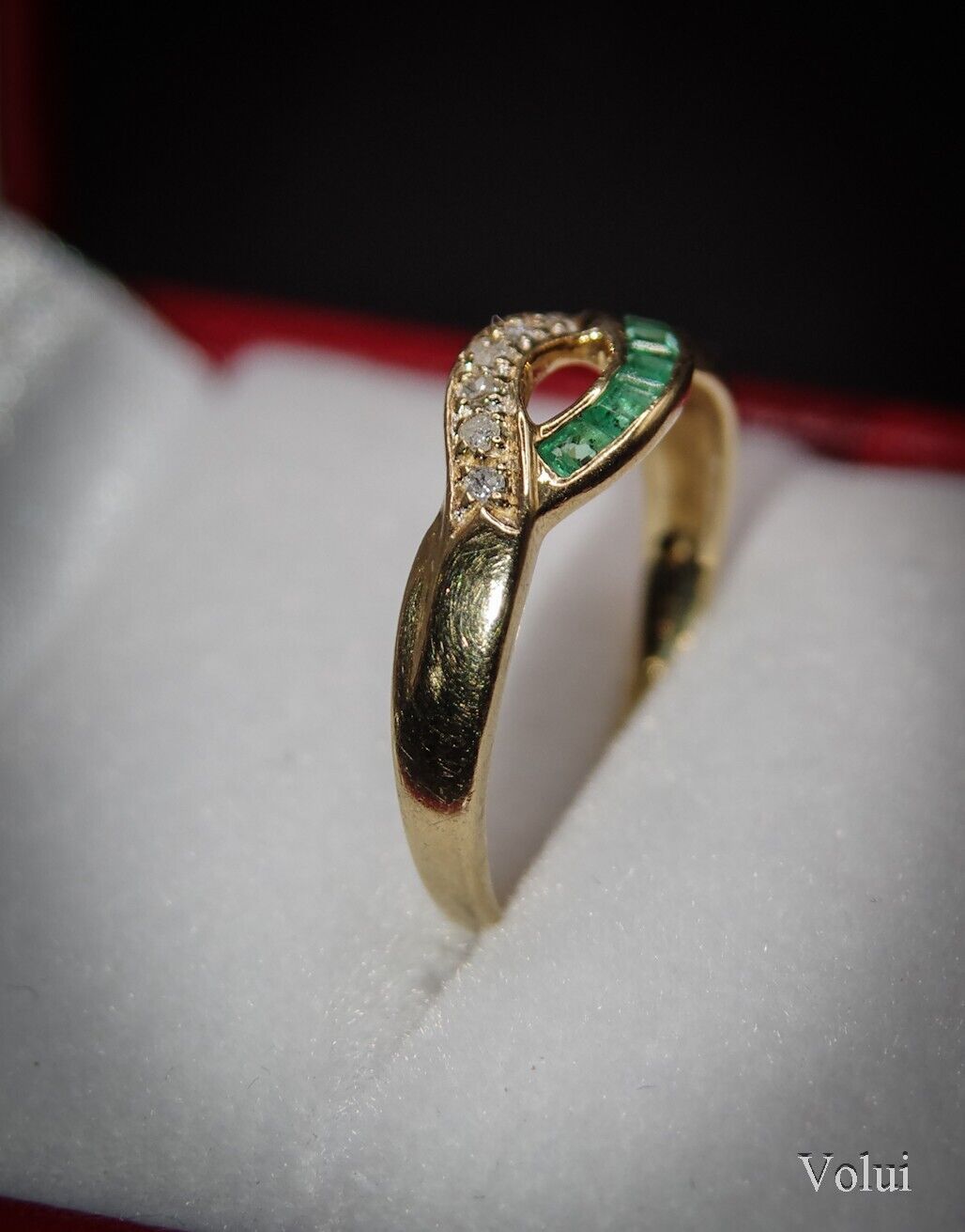 Stunning 9ct Gold Emerald and Diamond Ring Size O Great Gift Idea