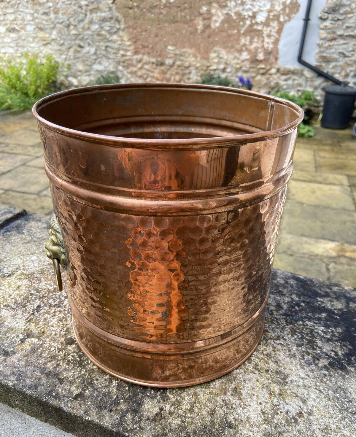 Vintage Copper Pot Bucket Bin Planter Jardiniere Hammered Brass Lion Head Handle