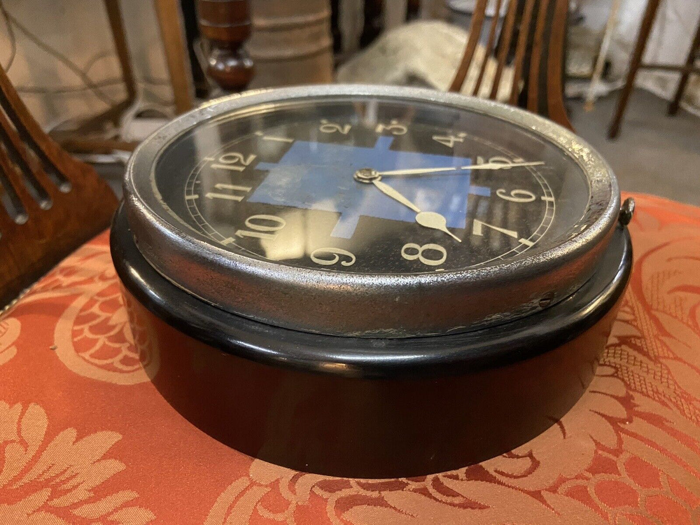 Wonderful Vintage Art Deco Clock Wind Up Deep Seated Retro Timepiece