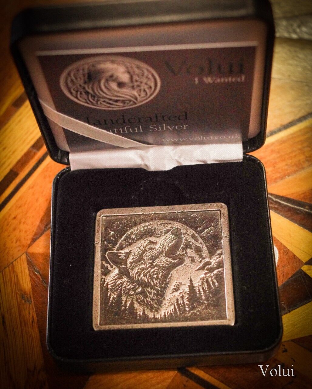 Silver Horror Bar The Calling Wolf Design Collectable Sand Cast Hand Finished