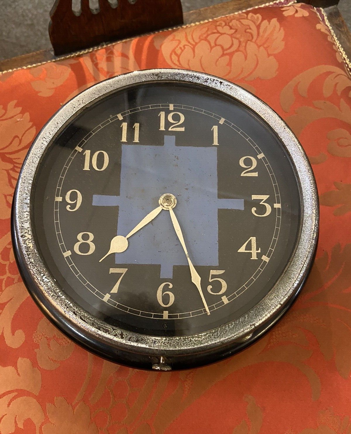 Wonderful Vintage Art Deco Clock Wind Up Deep Seated Retro Timepiece