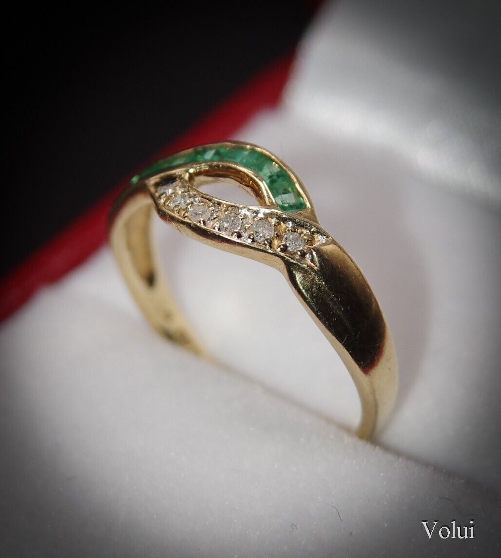 Stunning 9ct Gold Emerald and Diamond Ring Size O Great Gift Idea