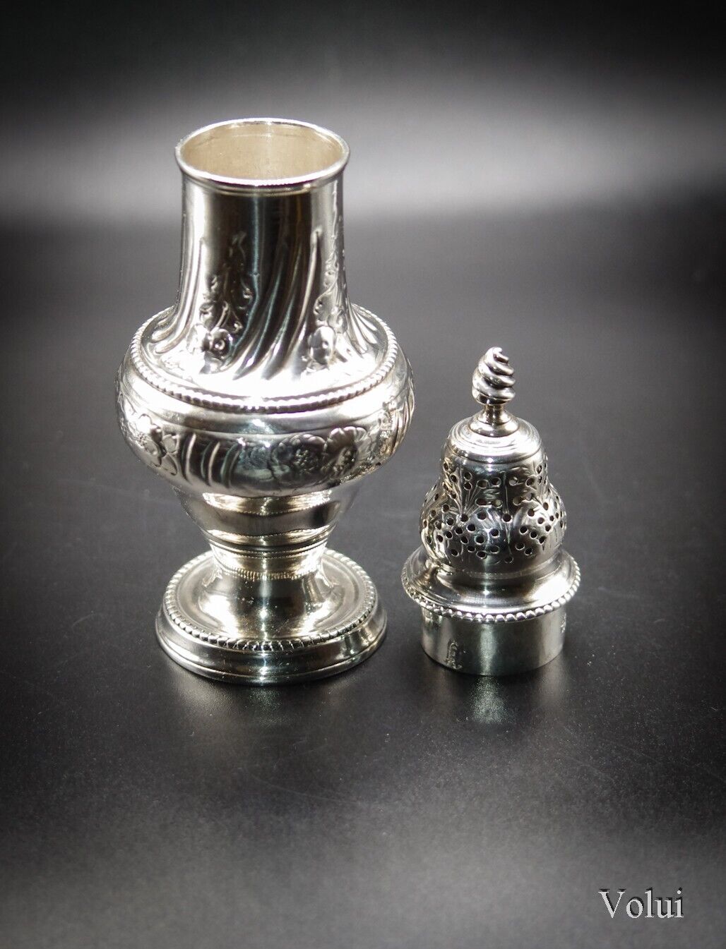 Early Thomas Daniell Georgian 1775 London Silver Pepper / Caster / Shaker