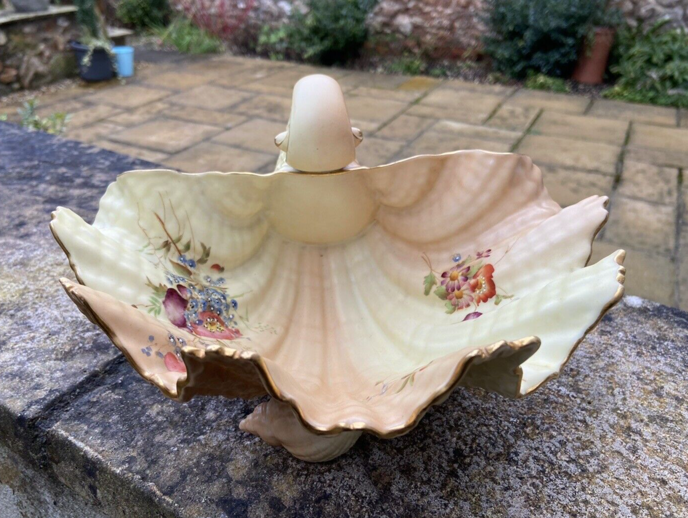 Antique Royal Worcester Blush Ivory Floral Shell Bowl Centrepiece 1903