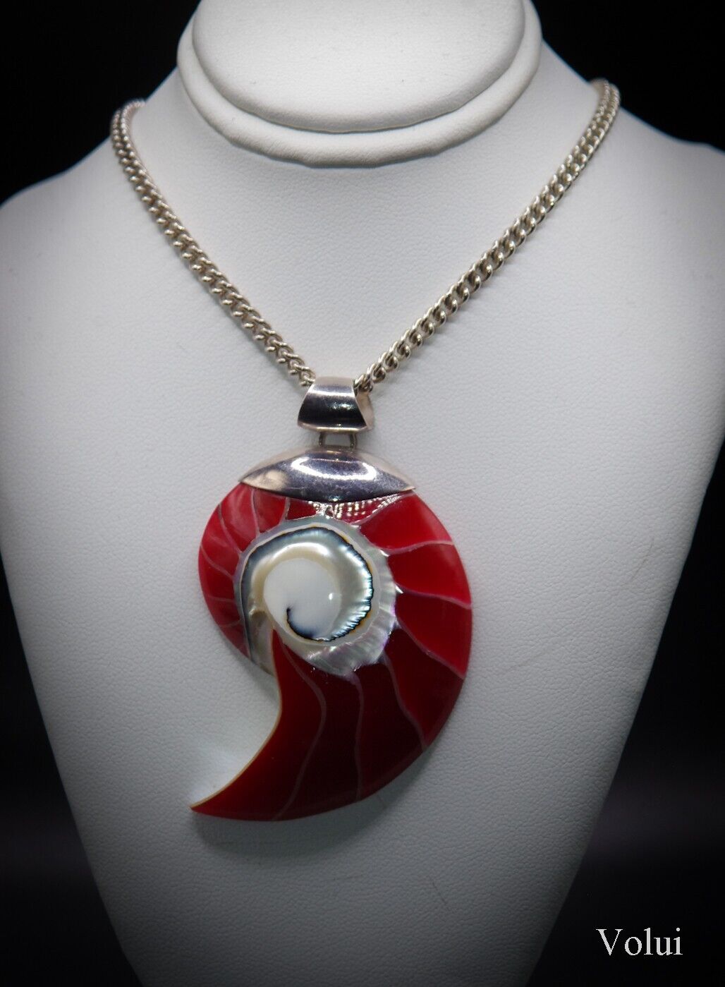 Stunning Statement Piece 925 Sterling Silver Mounted Shell Pendant and Necklace