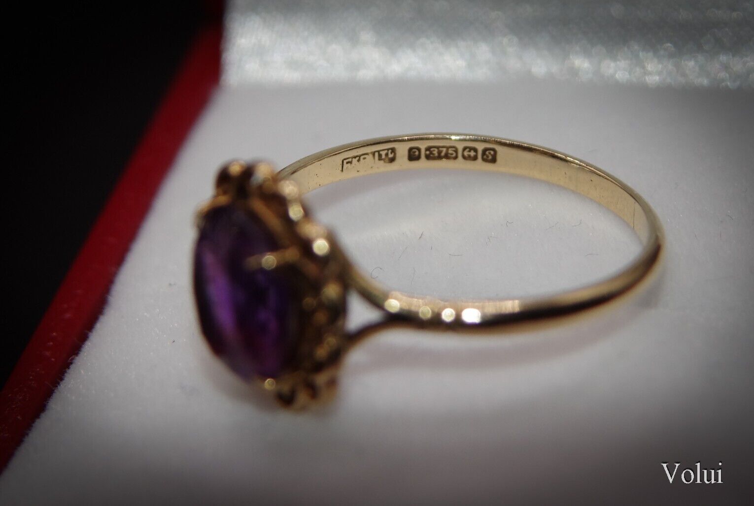 Pretty 9 Carat Gold Amethyst Dress Ring Size S 1/2 Pre-Owned Great Gift Idea