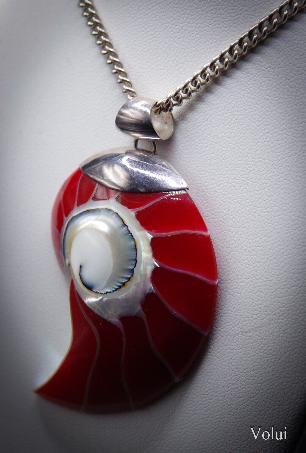 Stunning Statement Piece 925 Sterling Silver Mounted Shell Pendant and Necklace