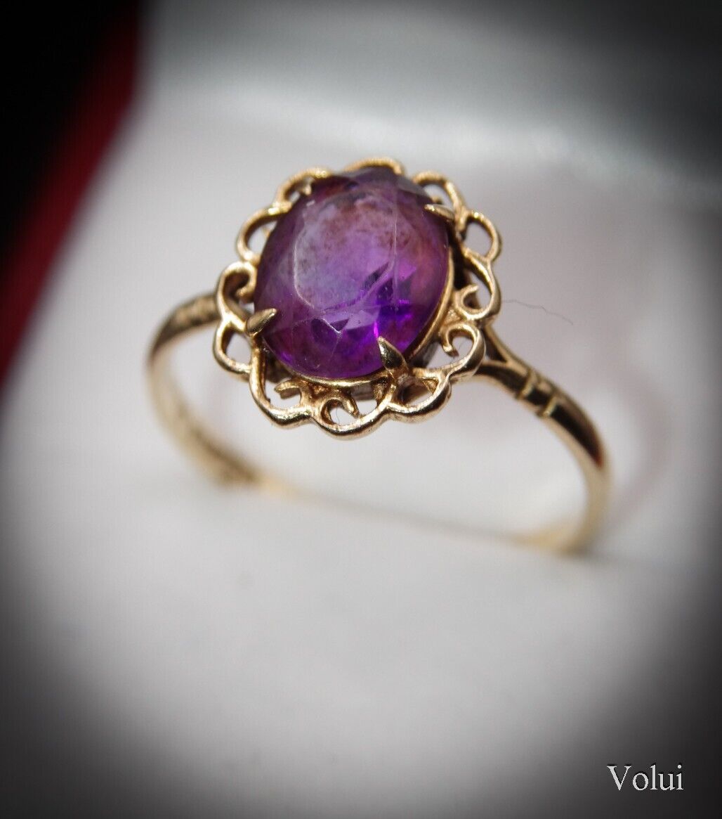 Pretty 9 Carat Gold Amethyst Dress Ring Size S 1/2 Pre-Owned Great Gift Idea