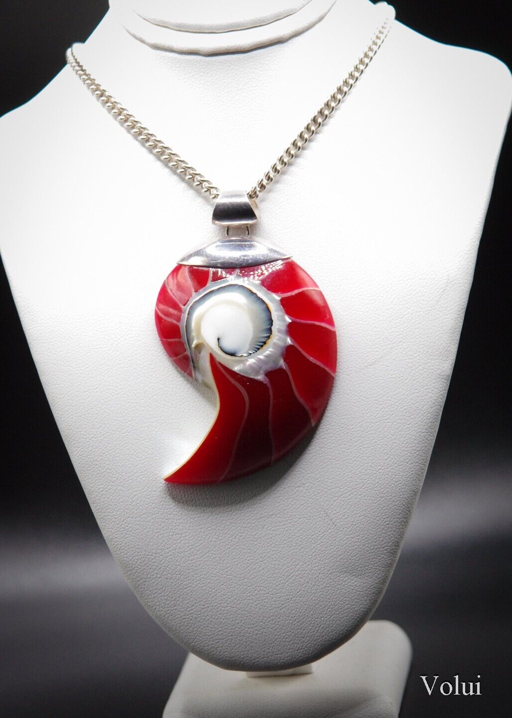 Stunning Statement Piece 925 Sterling Silver Mounted Shell Pendant and Necklace